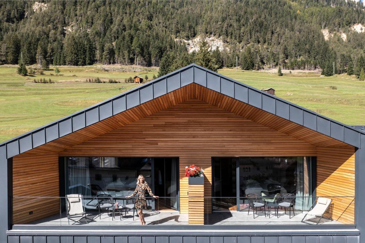 Hotel Ladinia Dolomites View Поцца-ді-Фасса Екстер'єр фото