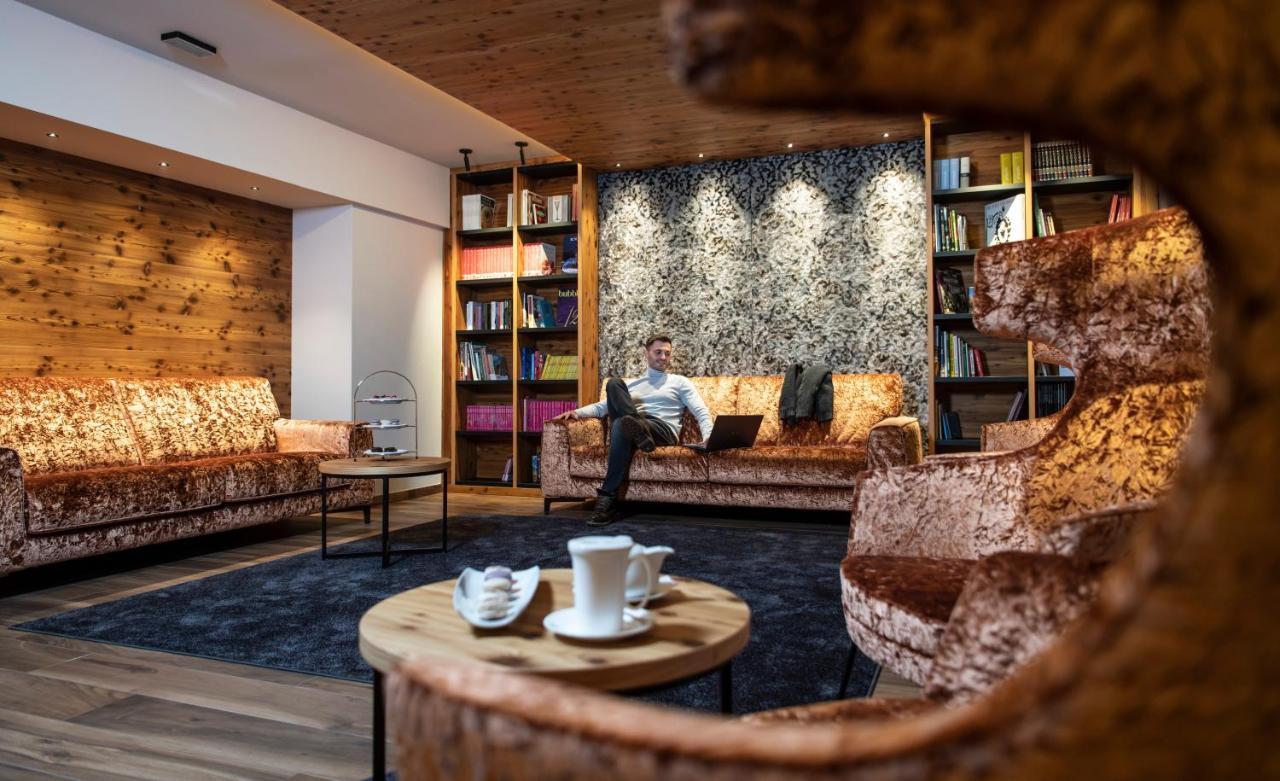 Hotel Ladinia Dolomites View Поцца-ді-Фасса Екстер'єр фото
