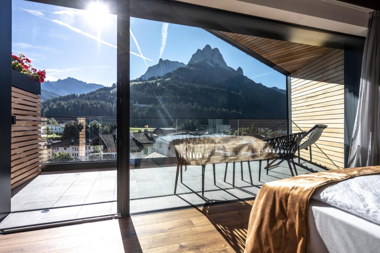 Hotel Ladinia Dolomites View Поцца-ді-Фасса Екстер'єр фото