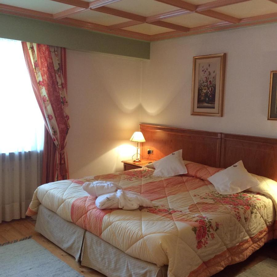 Hotel Ladinia Dolomites View Поцца-ді-Фасса Екстер'єр фото