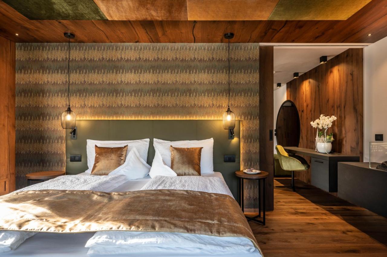 Hotel Ladinia Dolomites View Поцца-ді-Фасса Екстер'єр фото