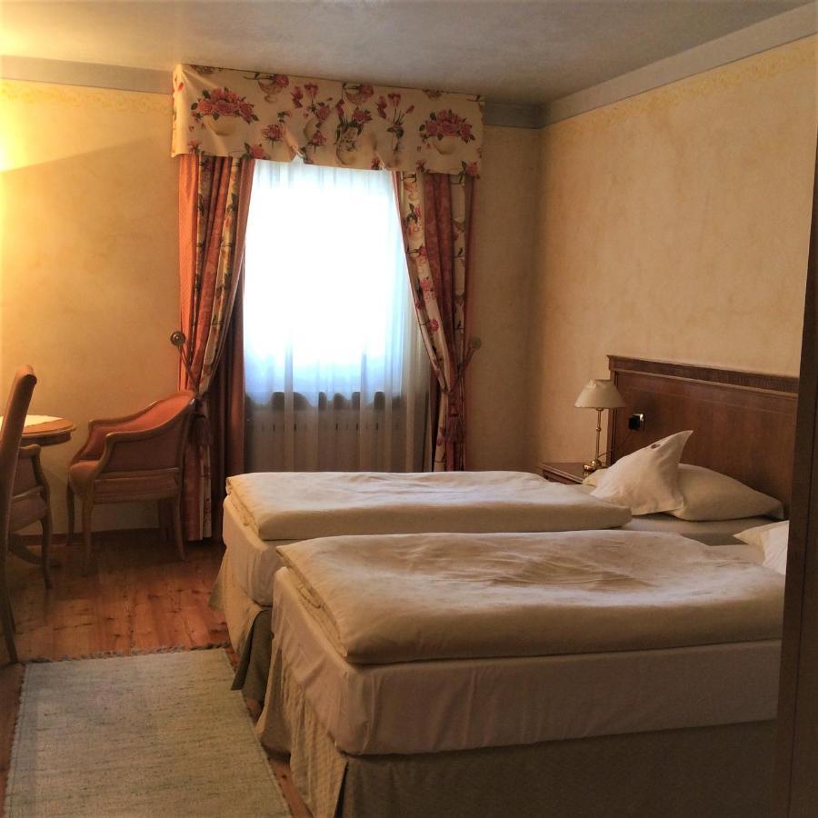 Hotel Ladinia Dolomites View Поцца-ді-Фасса Екстер'єр фото