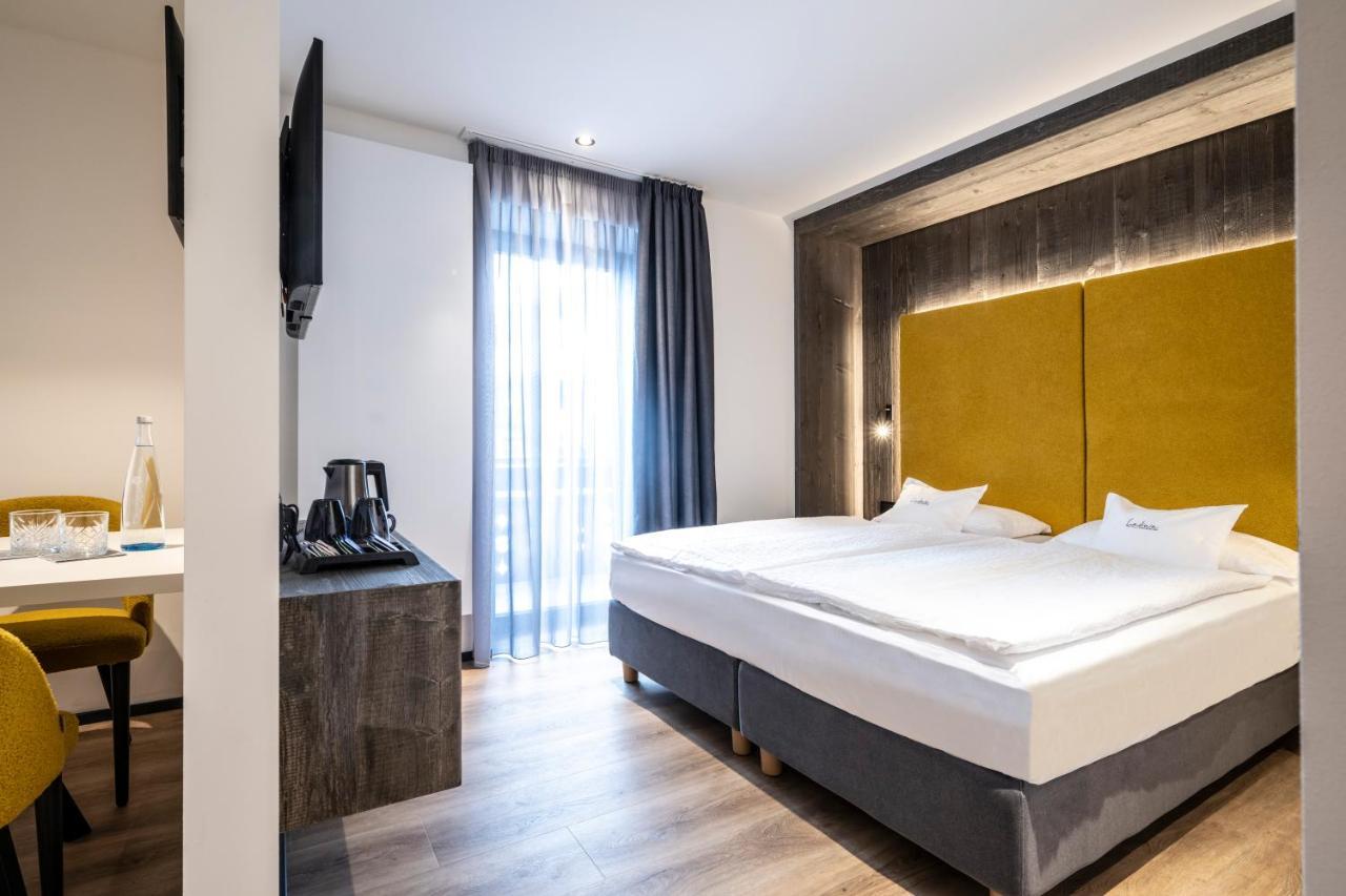 Hotel Ladinia Dolomites View Поцца-ді-Фасса Екстер'єр фото