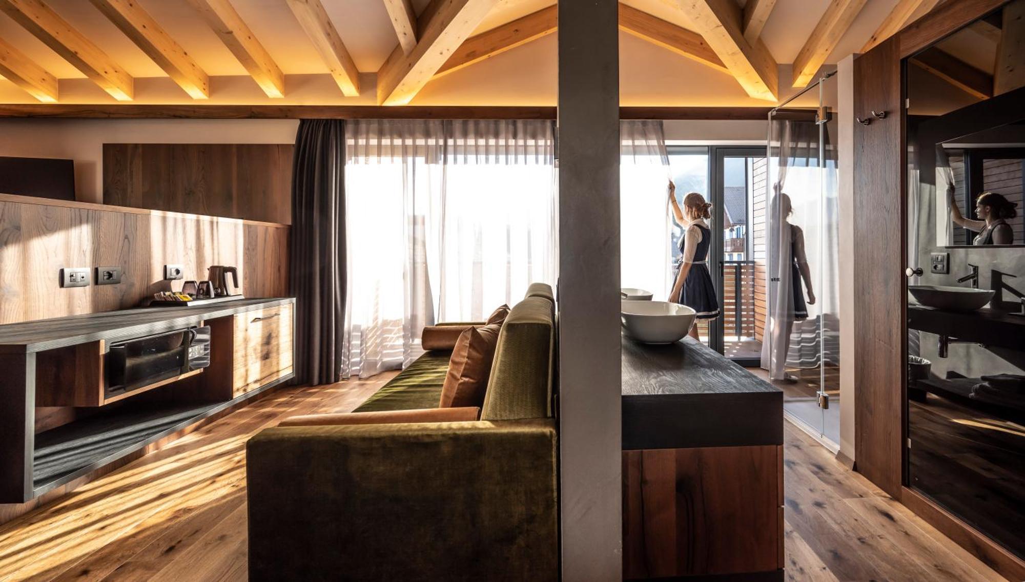 Hotel Ladinia Dolomites View Поцца-ді-Фасса Екстер'єр фото