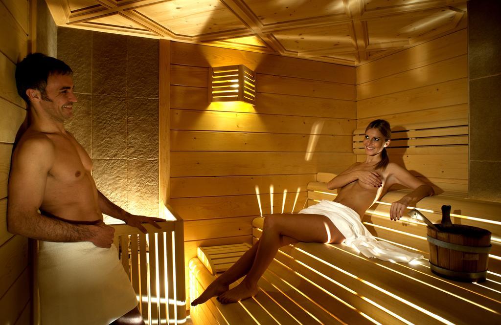 Hotel Ladinia Dolomites View Поцца-ді-Фасса Екстер'єр фото